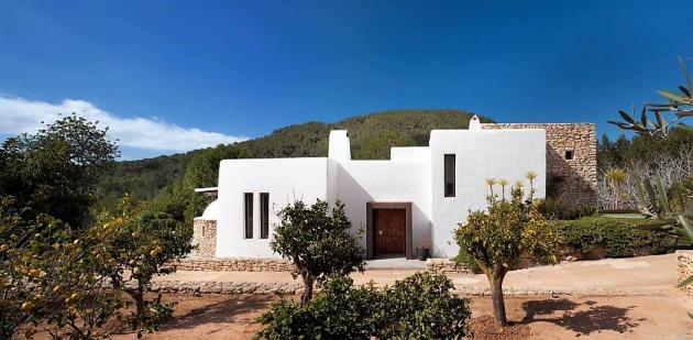Ibizan villa in Santa Agne | Credit: TG Studio via Achica Living