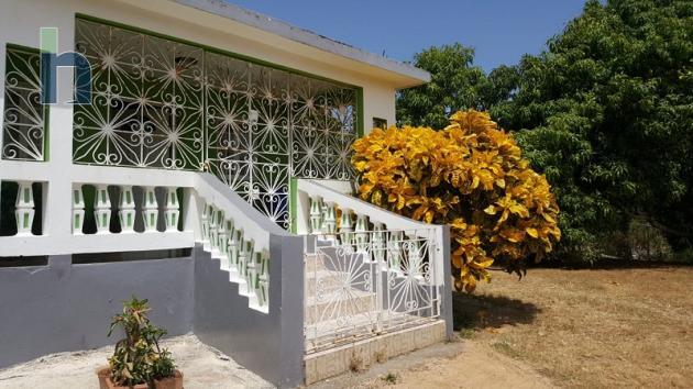 Photo #4 of 4 - Property For Sale at SALT MARSH, Salt Marsh, Trelawny, Jamaica. House with 3 bedrooms and 3 bathrooms at JMD $27,000,000. #284.