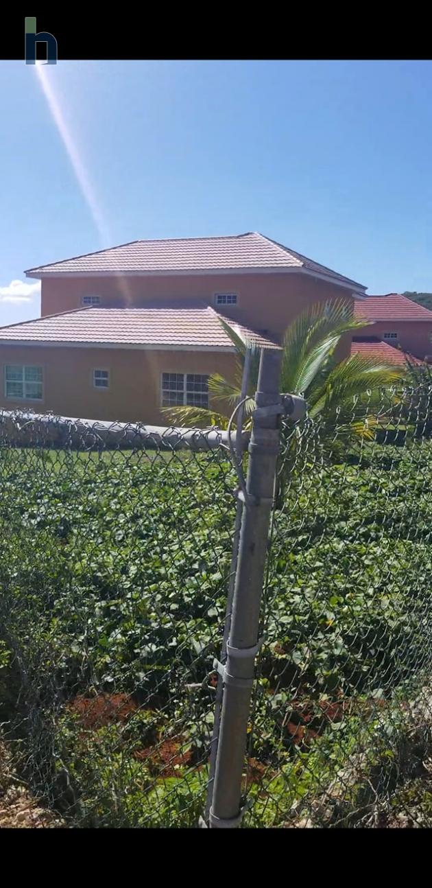 Photo #2 of 16 - Property For Sale at Wickwar , Huntley, Huntley, Manchester, Jamaica. House with 3 bedrooms and 3 bathrooms at JMD $21,000,000. #345.
