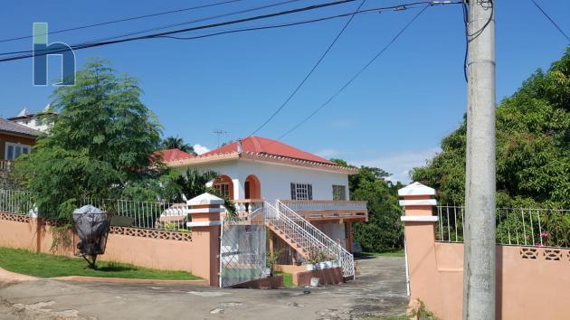 Photo #1 of 2 - Property For Sale at 62 Beadle Heights, Santa Cruz, St. Elizabeth, Jamaica. House with 5 bedrooms and 3 bathrooms at JMD $27,000,000. #368.