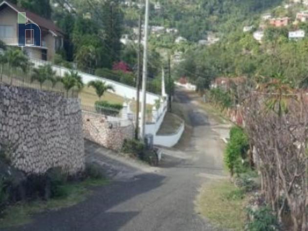 Photo #2 of 7 - Property For Sale at HAVENDALE HEIGHTS, Havendale, Kingston & St. Andrew, Jamaica. House with 4 bedrooms and 4 bathrooms at JMD $38,000,000. #370.