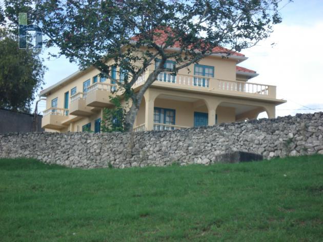 Photo #1 of 20 - Property For Sale at Golden Spring, St. Ann, Ocho Rios, St. Ann, Jamaica. House with 3 bedrooms and 3 bathrooms at USD $460,000. #525.