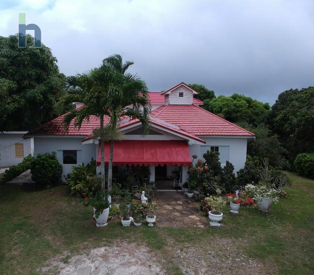 Photo #1 of 13 - Property For Sale at Cromwell, Highgate, Highgate, St. Mary, Jamaica. House with 5 bedrooms and 5 bathrooms at JMD $51,000,000. #606.