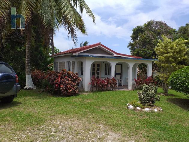 Photo #2 of 13 - Property For Sale at Cromwell, Highgate, Highgate, St. Mary, Jamaica. House with 5 bedrooms and 5 bathrooms at JMD $51,000,000. #606.