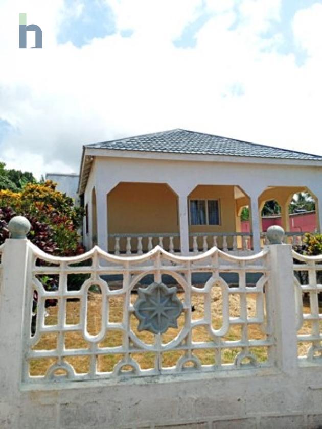 Photo #2 of 13 - Property For Sale at Tophill, Top Hill, St. Elizabeth, Jamaica. House with 3 bedrooms and 1 bathrooms at USD $140,000. #636.